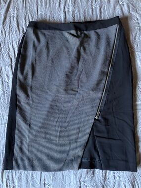 Black Patterned Pencil Skirt with Side Zip